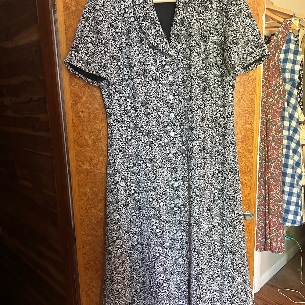 Vintage 90s Floral Button-Front Women's Dress